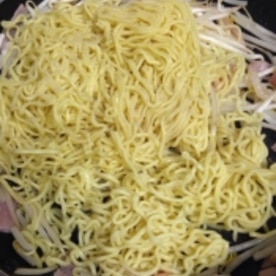 簡単 もやしとハムの焼きそば レシピ 作り方 By フランソース 楽天レシピ 簡単 もやしとハムの焼きそば レシピ 作り方 By フランソース 楽天レシピ